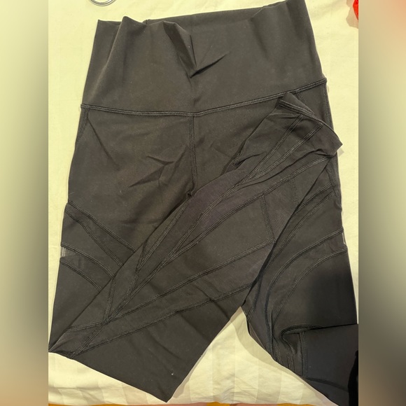 Lululemon - Picture 2 of 5